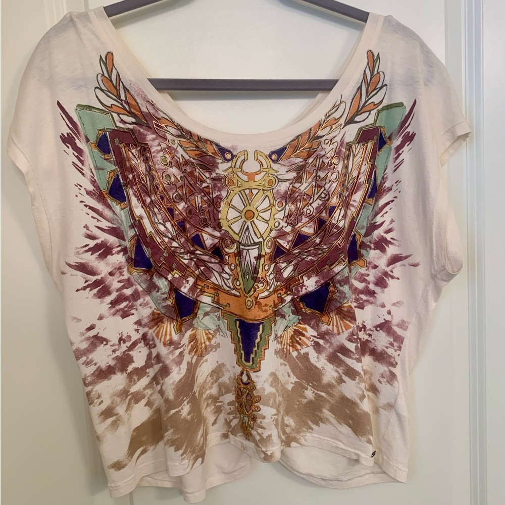 Guess women’s size medium cropped tee